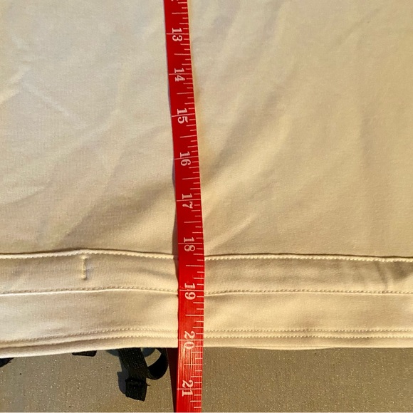 💥Under Armour UA Project Rock Hooded Cropped Sweatshirt💥 NWT - Picture 12 of 13